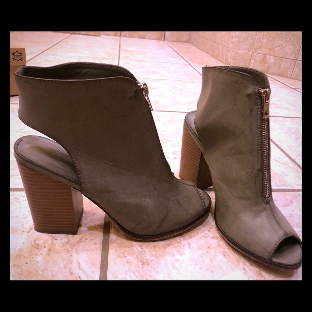 Maurice’s, zip up block heel!